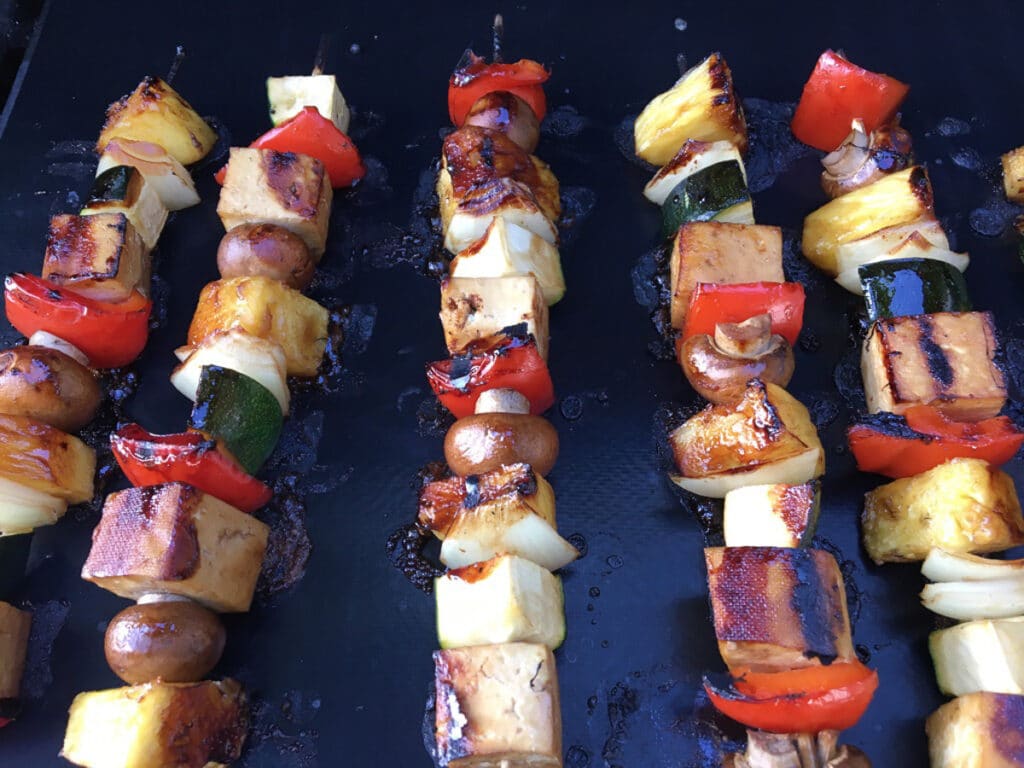 Cooked kabobs on the grill