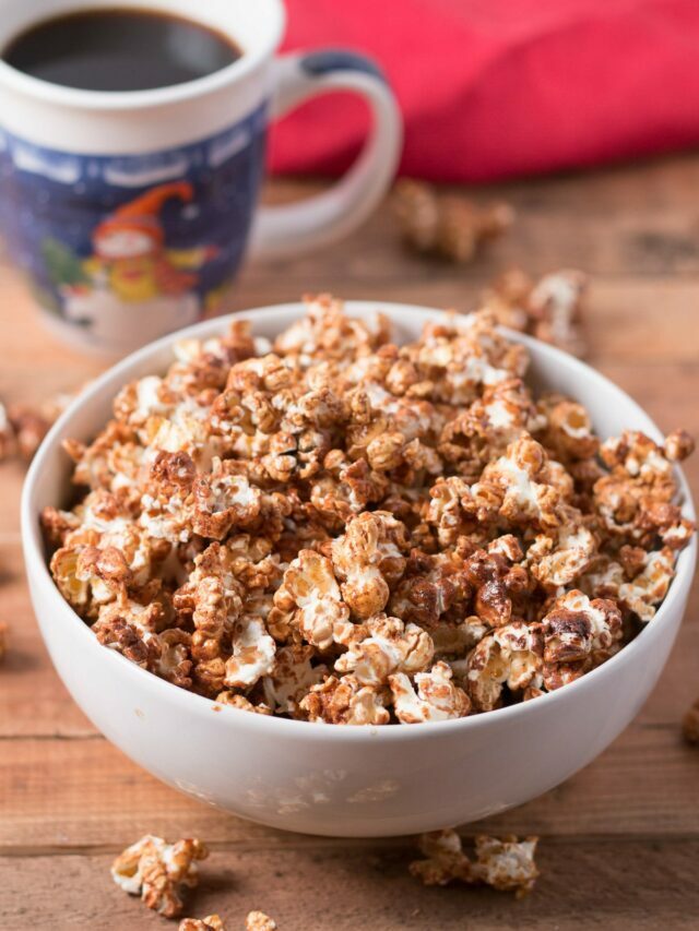 How to Make Gingerbread Popcorn